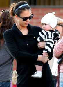 Jessica Alba carrying lil Honor Marie Warren