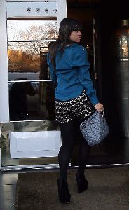 Lily Allen : spotted yesterday 6th January 2009 wearing an engagement ring