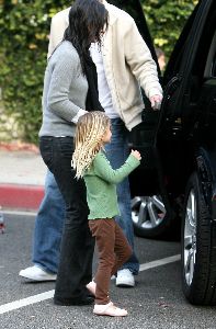 Courtney Cox : and her sweet daughter Coco in Beverly Hills on Jan5, 2009