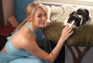 LeAnn Rimes large photo with her car