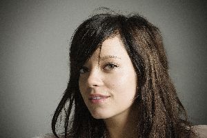 Lily Allen : music promo photoshoot for It s Not Me, It s You