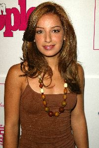 Vanessa Lengies : 12