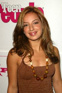 Vanessa Lengies : 16