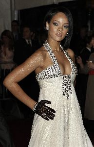 Rihanna : attends the Metropolitan Museum of Art Costume Institute Benefit Gala Poiret King Of Fashion at the Metropolitan Museum of Art in New York May 7, 2007