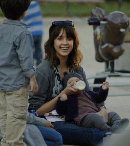 Jessica Alba together with baby Honor Marie at Cold water park on January 9th 2009