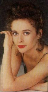 julia sawalha : 10