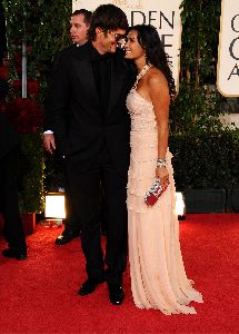 Demi Moore : arrives with her husband Ashton Kutcher at the 66th Annual Golden Globe Awards held at the Beverly Hilton Hotel on January 11, 2009 in Beverly Hills, California