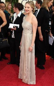 Amanda Seyfried : on the red carpet of the 66th Annual Golden Globe Awards held at the Beverly Hilton Hotel on January 11, 2009 in Beverly Hills, California