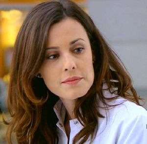 Mehtap Altunok as a doctor in a turkish darama series