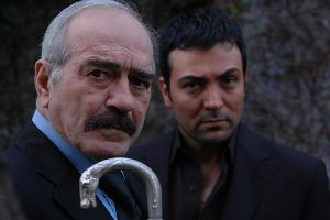 Saruhan Hunel as Esmer in the turkish drama Kaybolan yillar