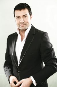 Saruhan Hunel as Esmer in the turkish drama Kaybolan yillar