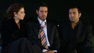 Burak Hakkia as Ali, Saruhan Hunel as Esmer and Yesim Buber as Ezel