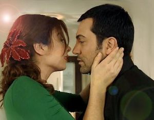 Yesim Buber and Saruhan Hunel as Esmer and Ezel in the turkish tv series Kaybolan yillar