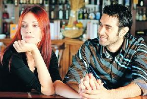 Kaybolan Yillar - actor Burak Hakki as Ali with his real wife