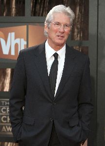 Richard Gere : arrives at VH1 s 14th Annual Critics  Choice Awards held at the Santa Monica Civic Auditorium on January 8, 2009 in Santa Monica, California