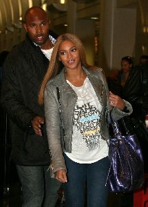 Beyonce at the Los Angeles International Airport on Sunday yesterday January 25th 2009