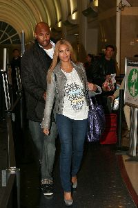 Beyonce at the Los Angeles International Airport on Sunday yesterday January 25th 2009