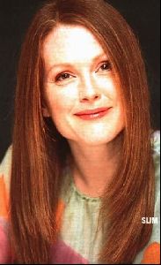 julianne moore : 52