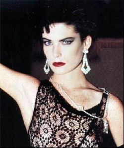 lara flynn boyle : 26