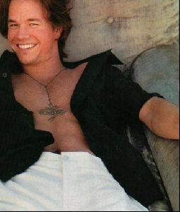 mark wahlberg : 27