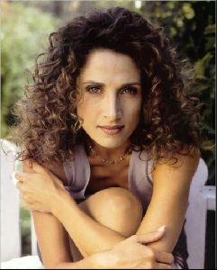 melina kanakaredes : 3