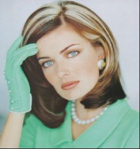 paulina porizkova : 32