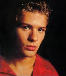 ryan phillippe : 36