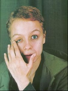 samantha morton : 18