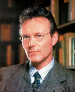 Actor anthony stewart head : 19