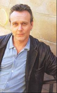 Actor anthony stewart head : 22