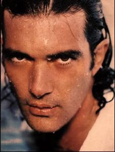 Actor antonio banderas : 27