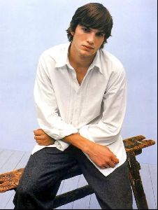 Actor ashton kutcher : 10