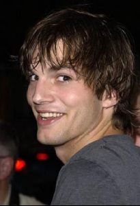 Actor ashton kutcher : 26