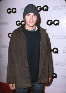 Actor ashton kutcher : 57