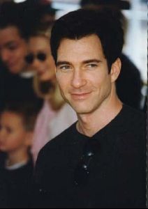 Actor dylan mcdermott : 8