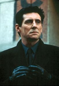 Actor gabriel byrne : 16