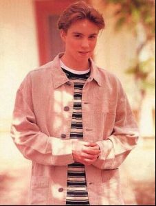 Actor jonathan brandis : 6