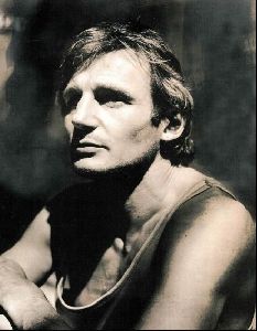 Actor liam neeson : 37