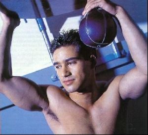 Actor mario lopez : 13