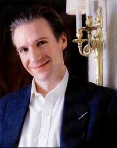 Actor ralph fiennes : 6