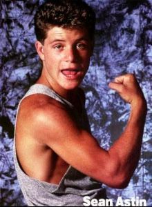 Actor sean astin : 8