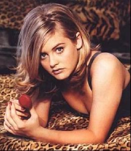 Actress alicia silverstone : 27