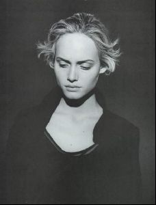 Actress amber valletta : 82