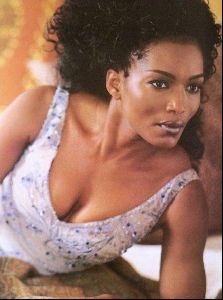 Actress angela bassett : 5