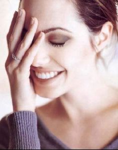 Actress angelina jolie : 54