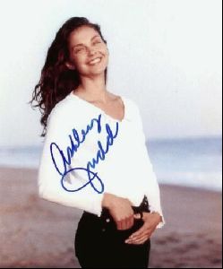 Actress ashley judd : 34