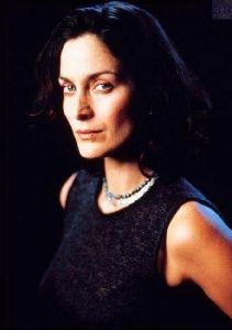 Actress carrie anne moss : 46