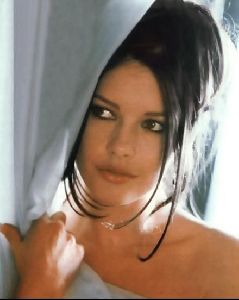 Actress catherine zeta jones : 17