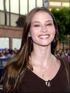 Actress chyler leigh : 21