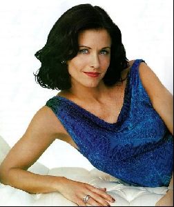 Actress courteney cox : 53